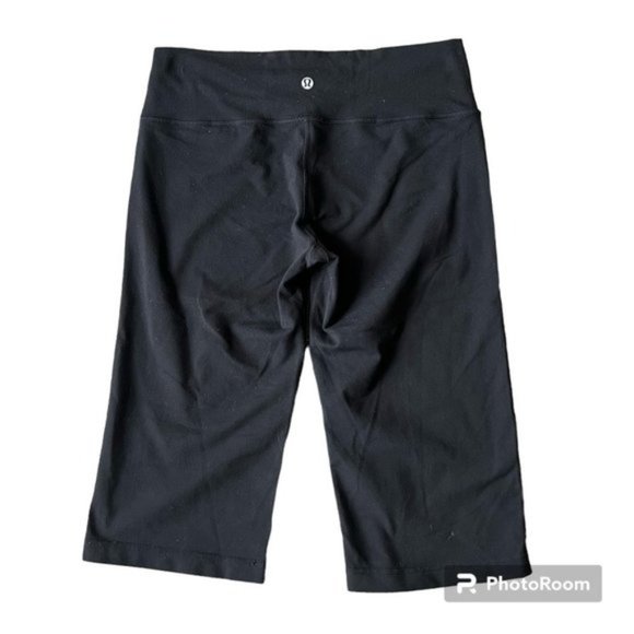 Lululemon Black Reversible Groove Crop Straight Leg Training Pants. Size 8 - Picture 2 of 8